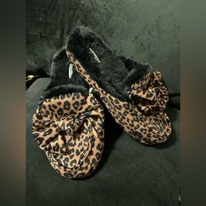 Born Leopard Print Women's Slippers